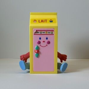 Vintage 80s Mattel Cherry Merry Muffin Pour N' Chill Milk Fridge  (DSV)